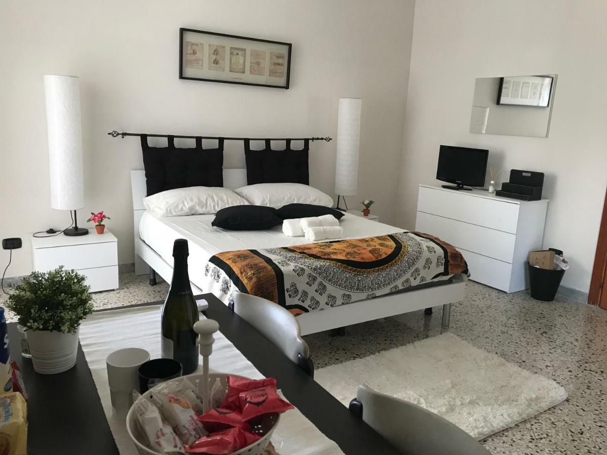 Little Room Салерно Екстер'єр фото